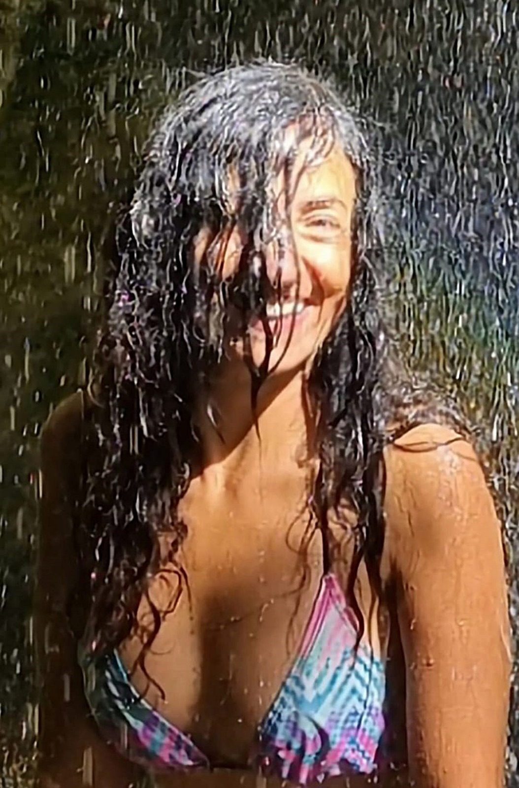 Azita Aqua Connection Als Pionierin auf diesem Gebiet steht Azita für die Vision und Authentizität von Azita Aqua Connection